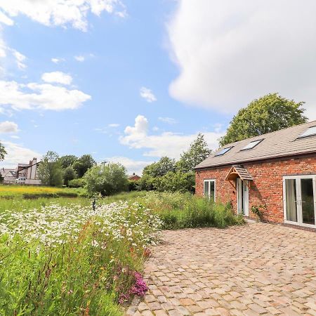 The Stables Villa Frodsham Exterior photo