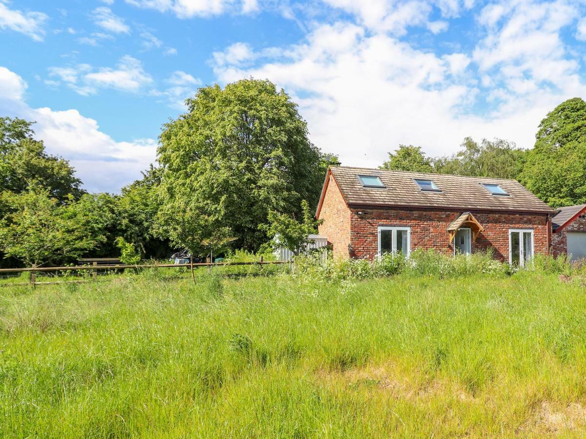 The Stables Villa Frodsham Exterior photo